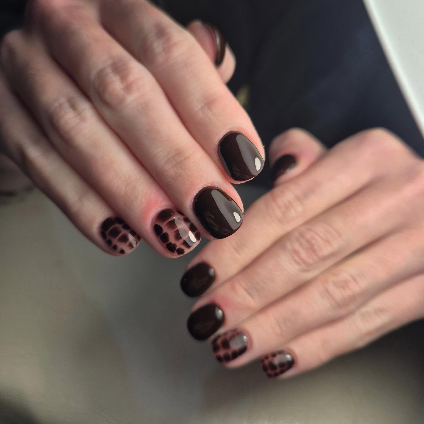 Glossy Deep Brown Leopard Print Ombre Nails