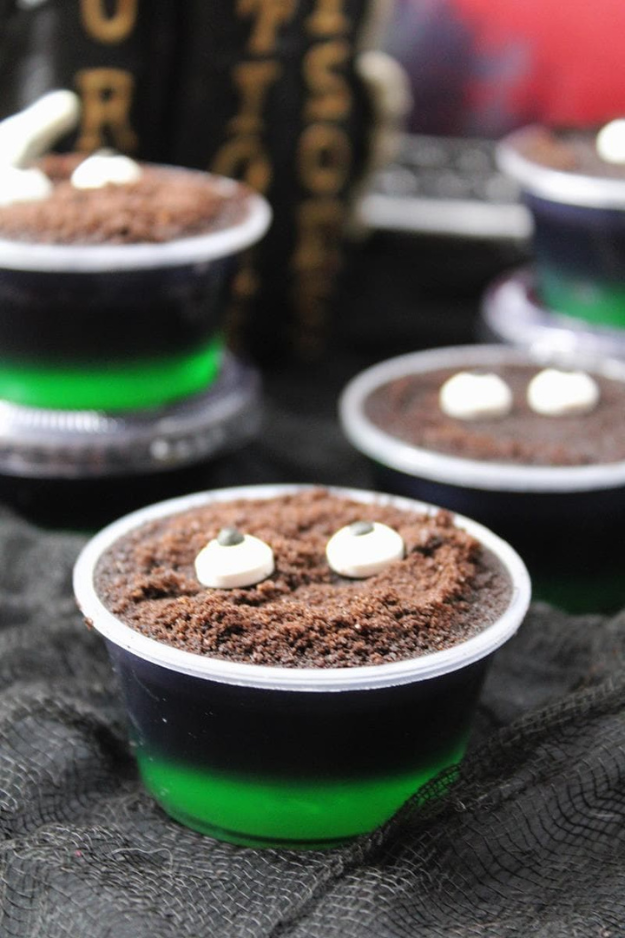 These 20 Halloween Jello Shots Look Too Spooky to Eat (But Everyone Will) These 20 Halloween Jello Shots Look Too Spooky to Eat (But Everyone Will)