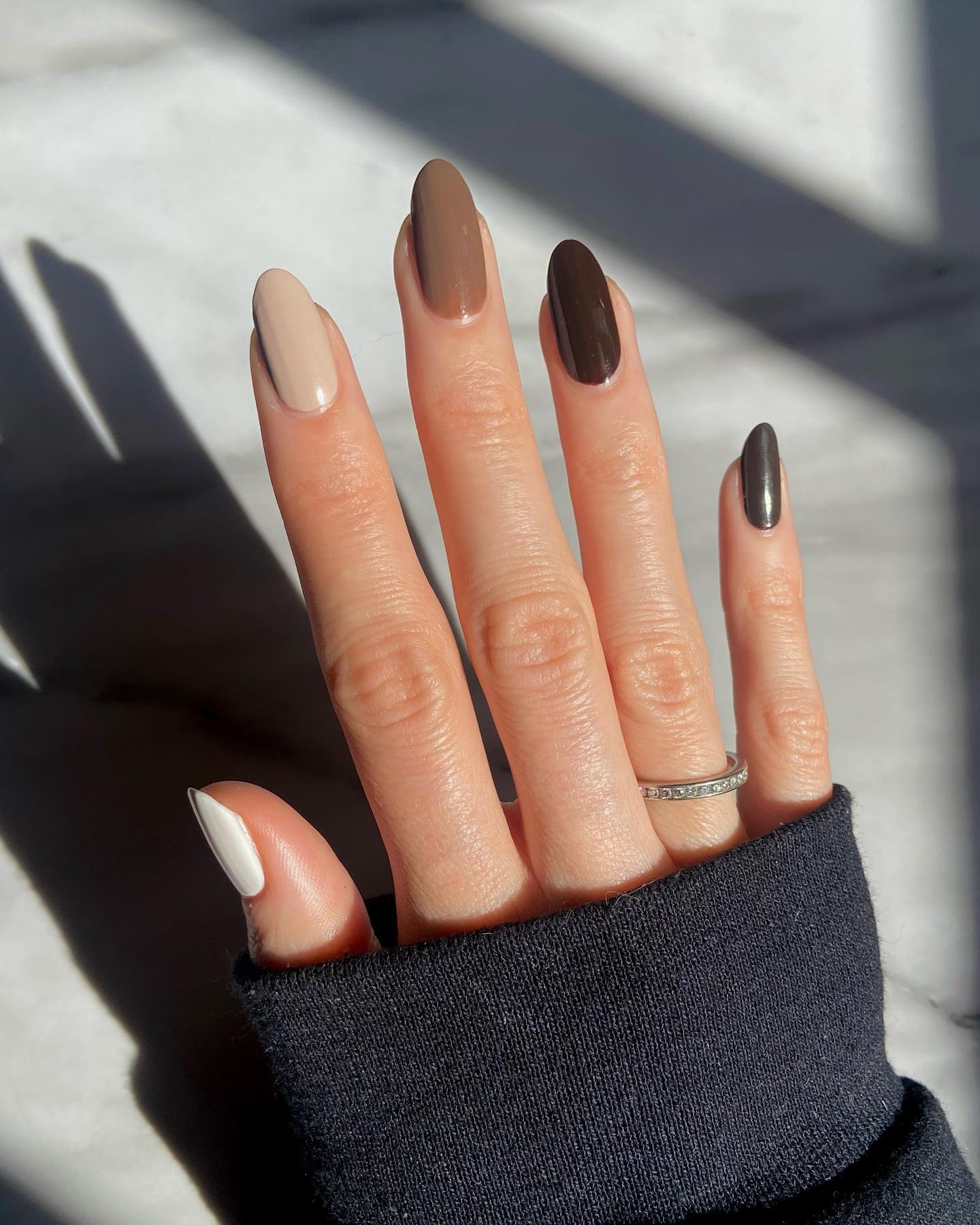 Neutral Earth Tones Almond Shape Manicure
