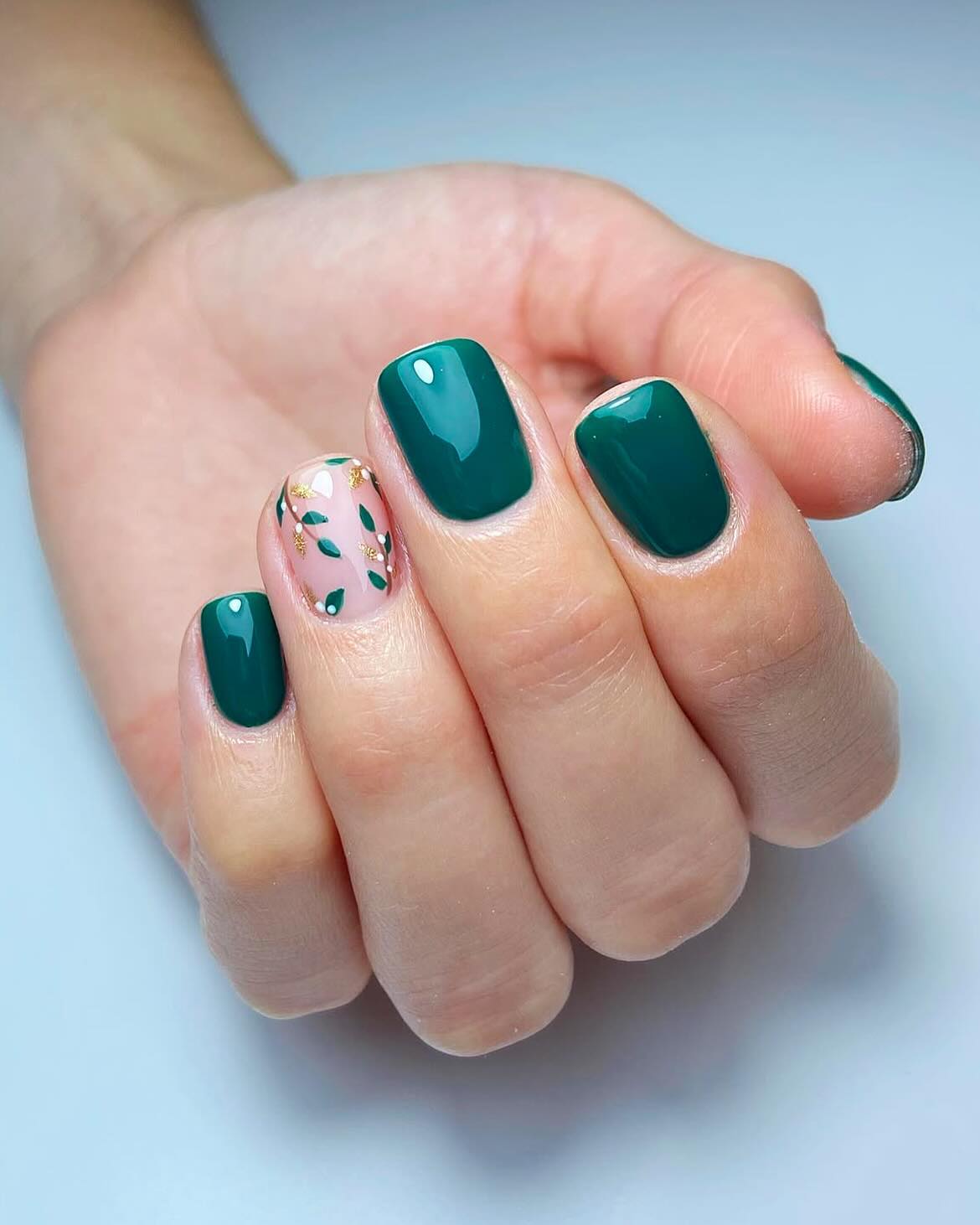 Deep Emerald Garden Motif Short Square Nails