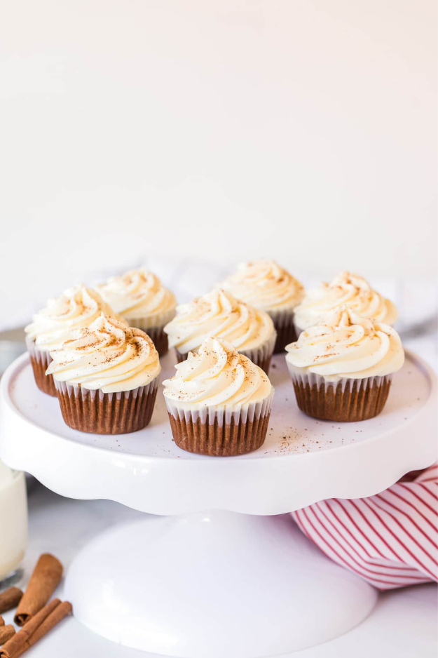34 Christmas Cupcakes Everyone Will Be Snapping Photos Of Before Dessert
