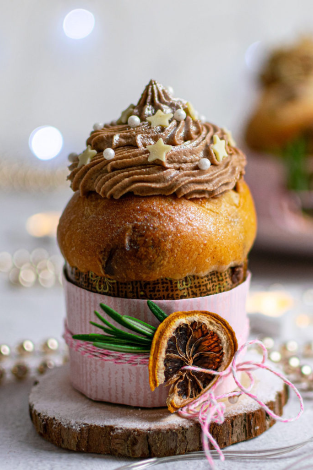 34 Christmas Cupcakes Everyone Will Be Snapping Photos Of Before Dessert