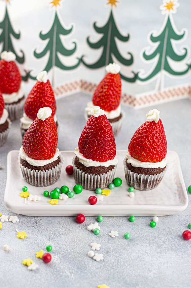 34 Christmas Cupcakes Everyone Will Be Snapping Photos Of Before Dessert