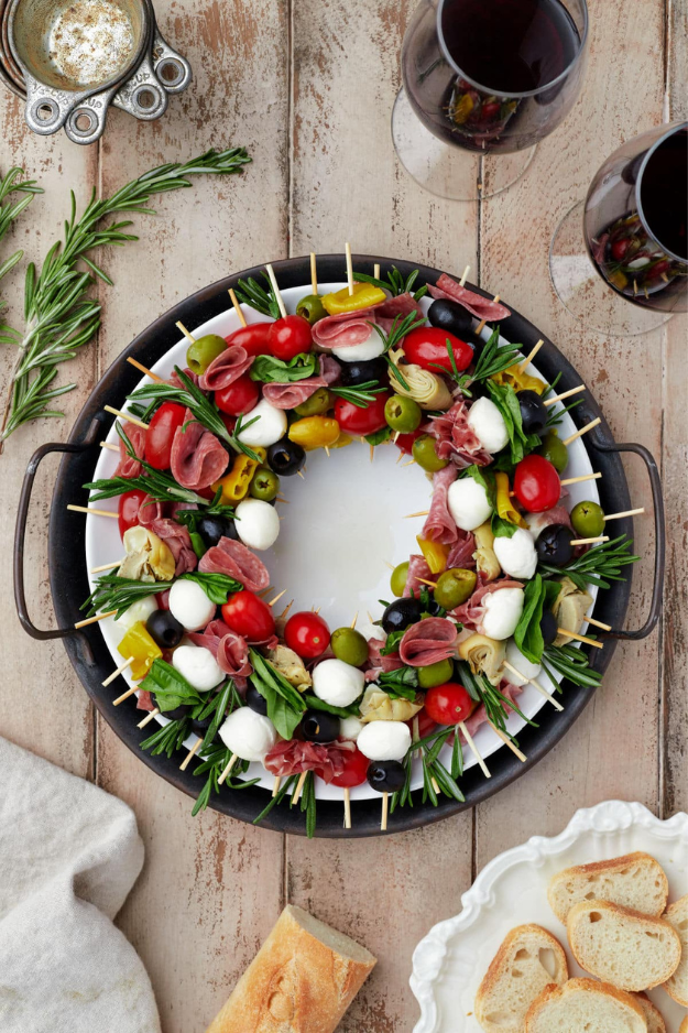 46 Easy Christmas Finger Foods That Look Like You Hired a Caterer 46 Easy Christmas Finger Foods That Look Like You Hired a Caterer