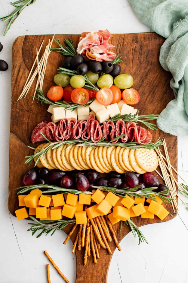 46 Easy Christmas Finger Foods That Look Like You Hired a Caterer 46 Easy Christmas Finger Foods That Look Like You Hired a Caterer