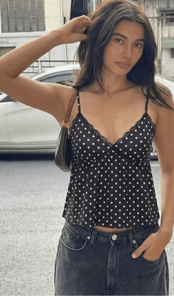 What to Wear If You're Flat-Chested (The Outfit Tricks That Change Everything)