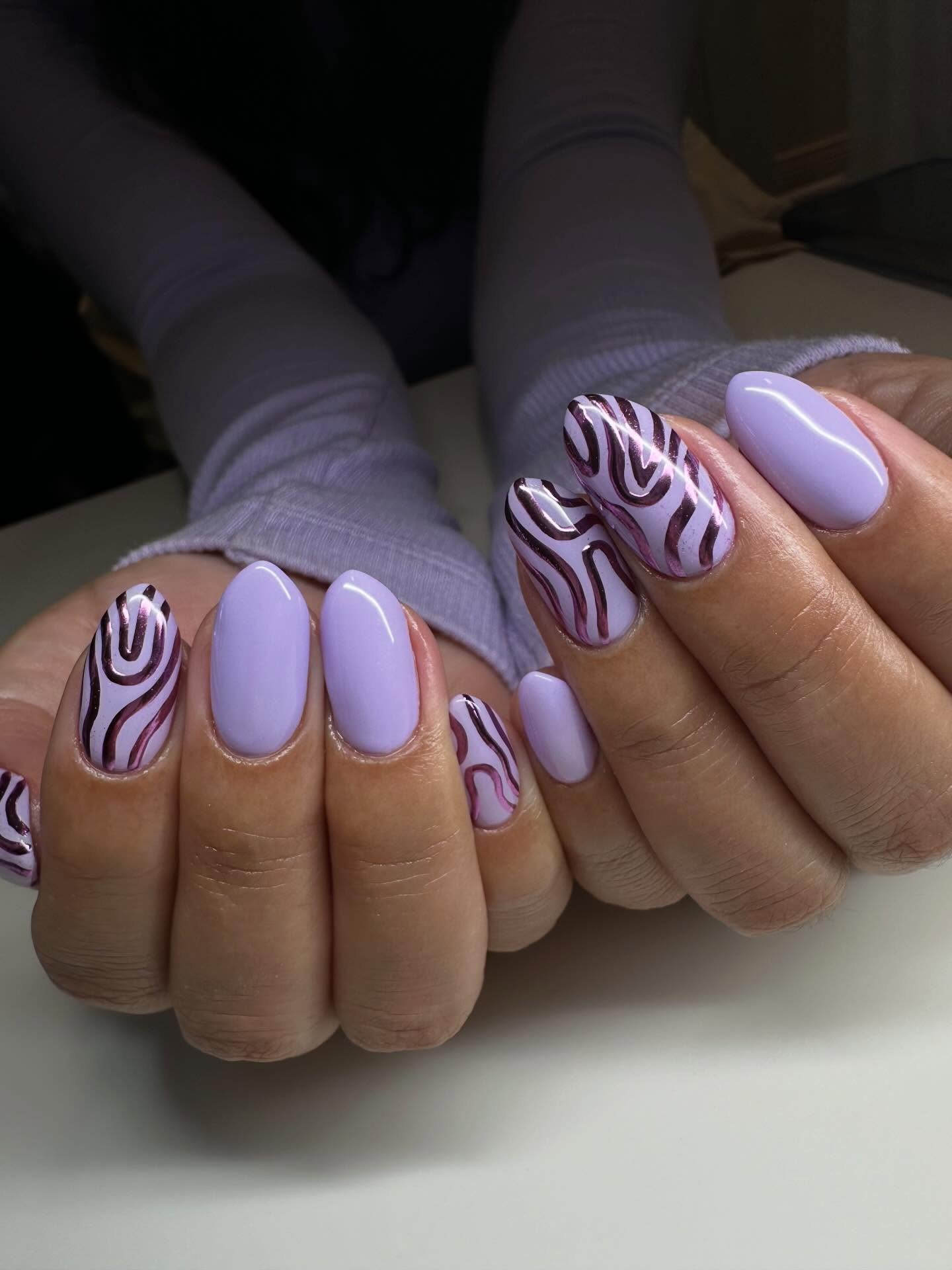 Lavender Aura Swirl Oval Nails