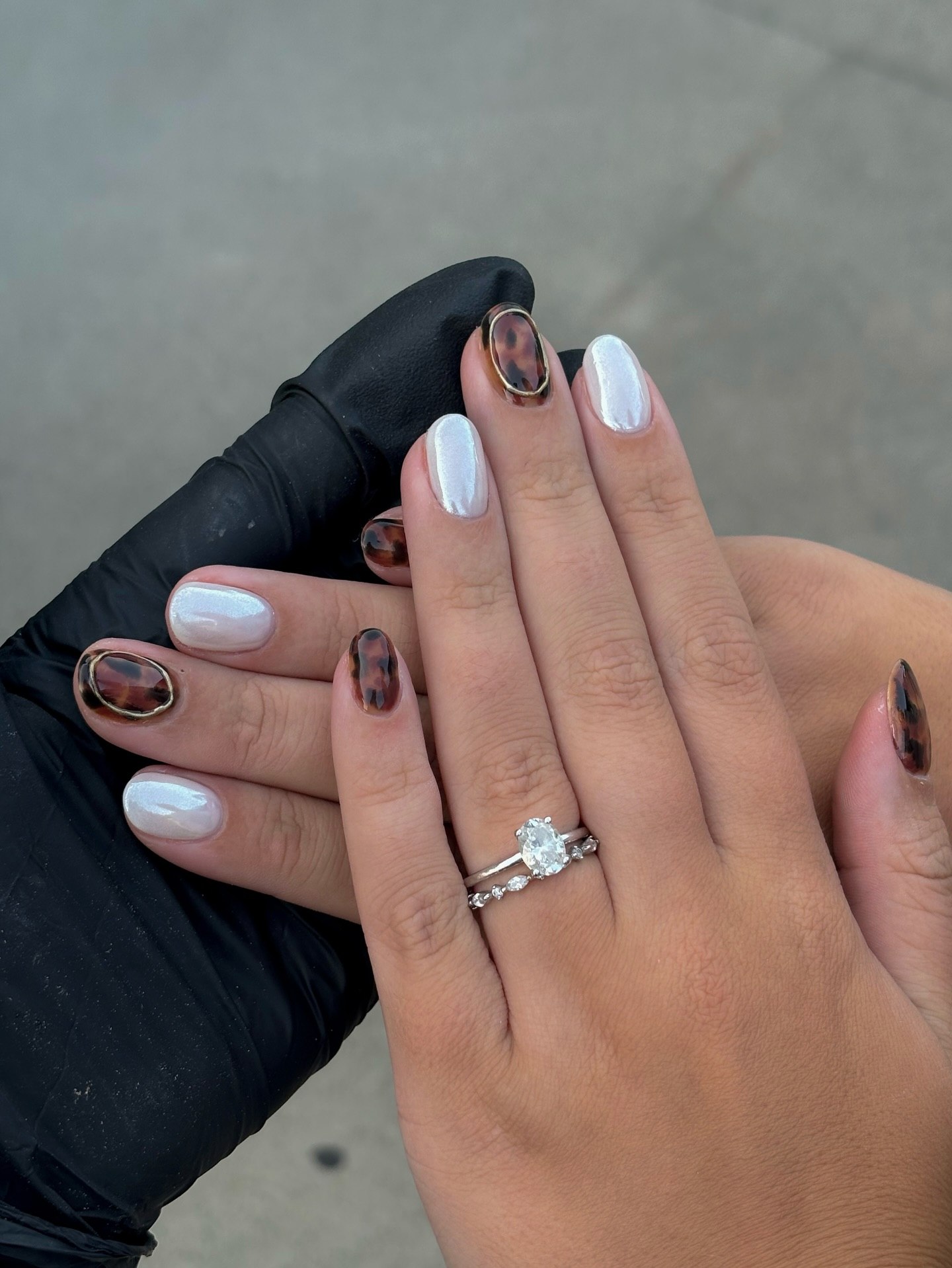 Chic Tortoiseshell & Pearly White French Tips
