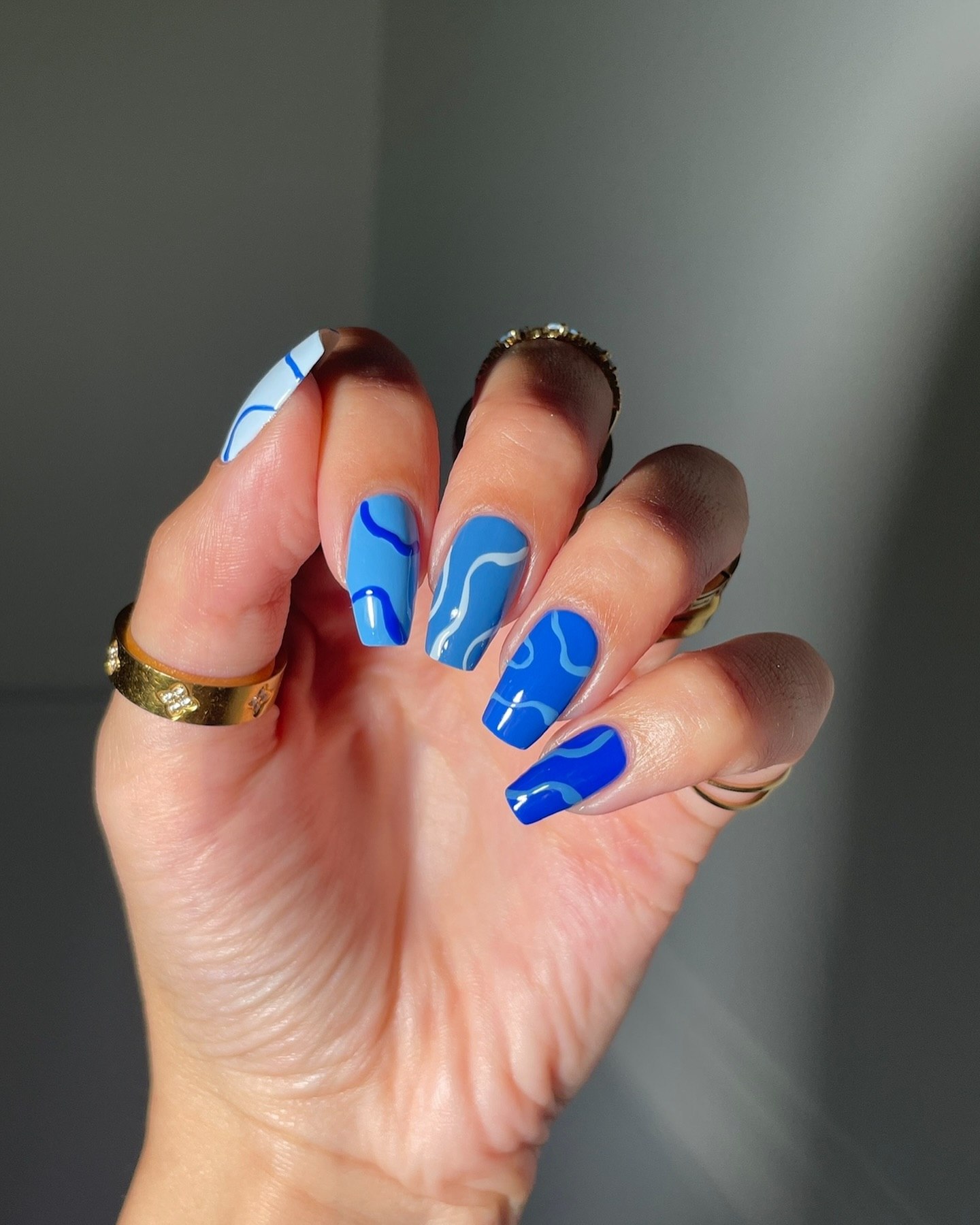 Abstract Blue Swirl Glossy Coffin Nails