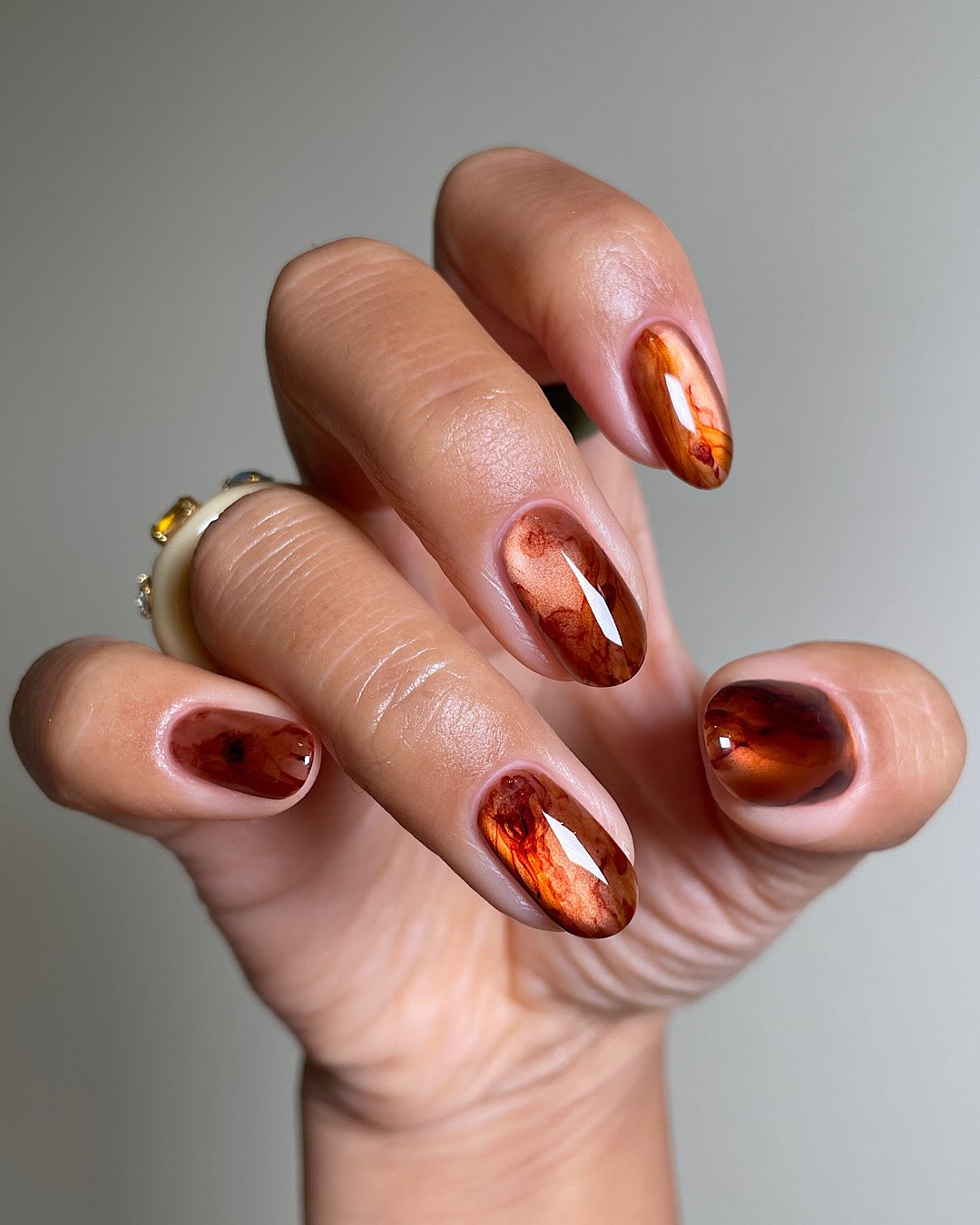 Amber Cat Eye Oval Nails