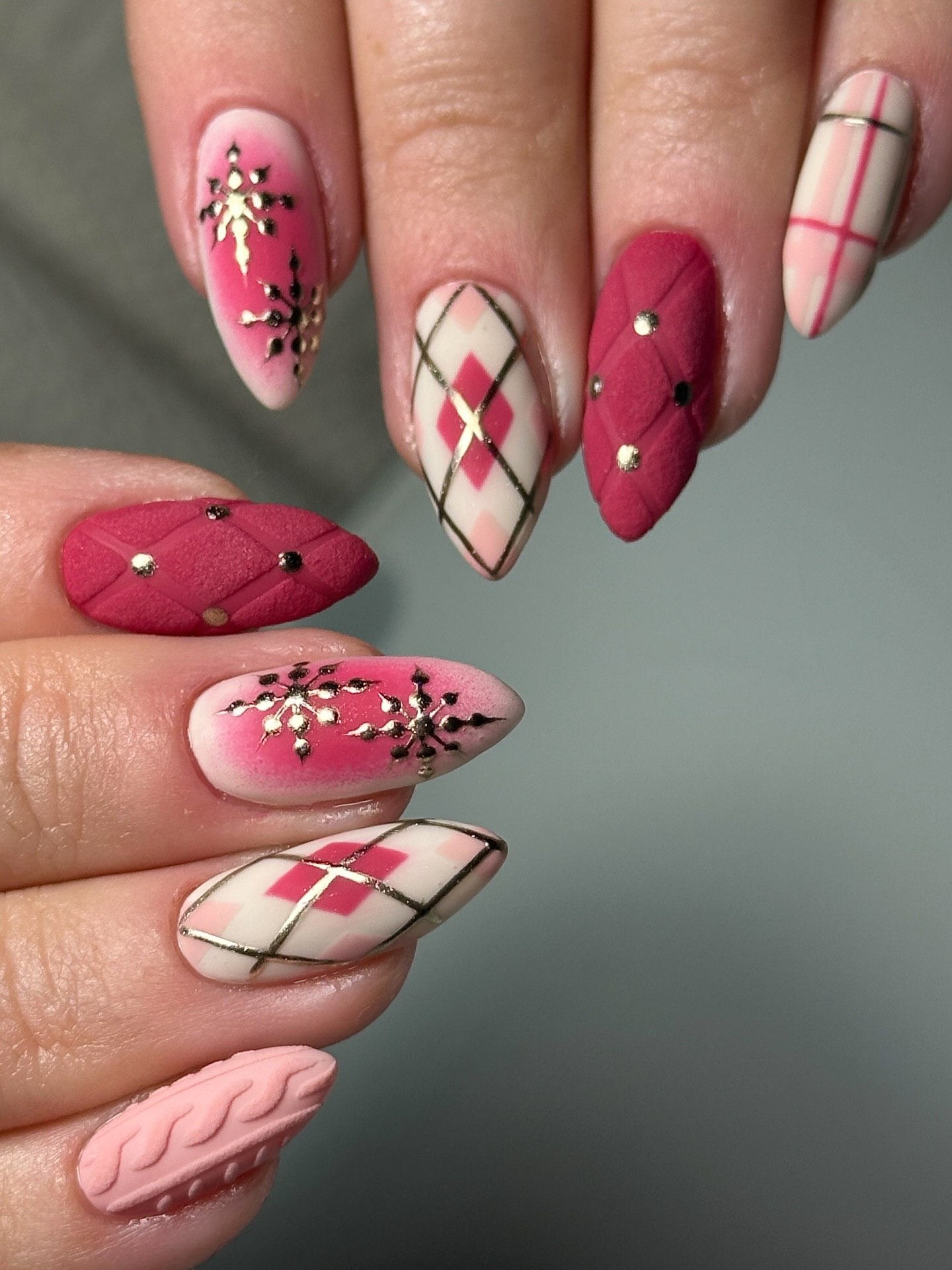 Cozy Pink Argyle Sweater Nail Art