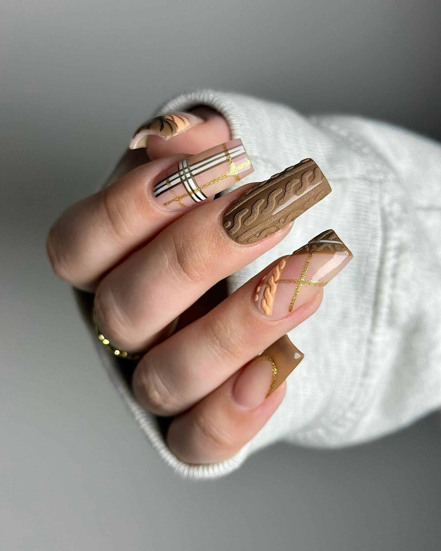 Cozy Cable Knit Sweater Nails