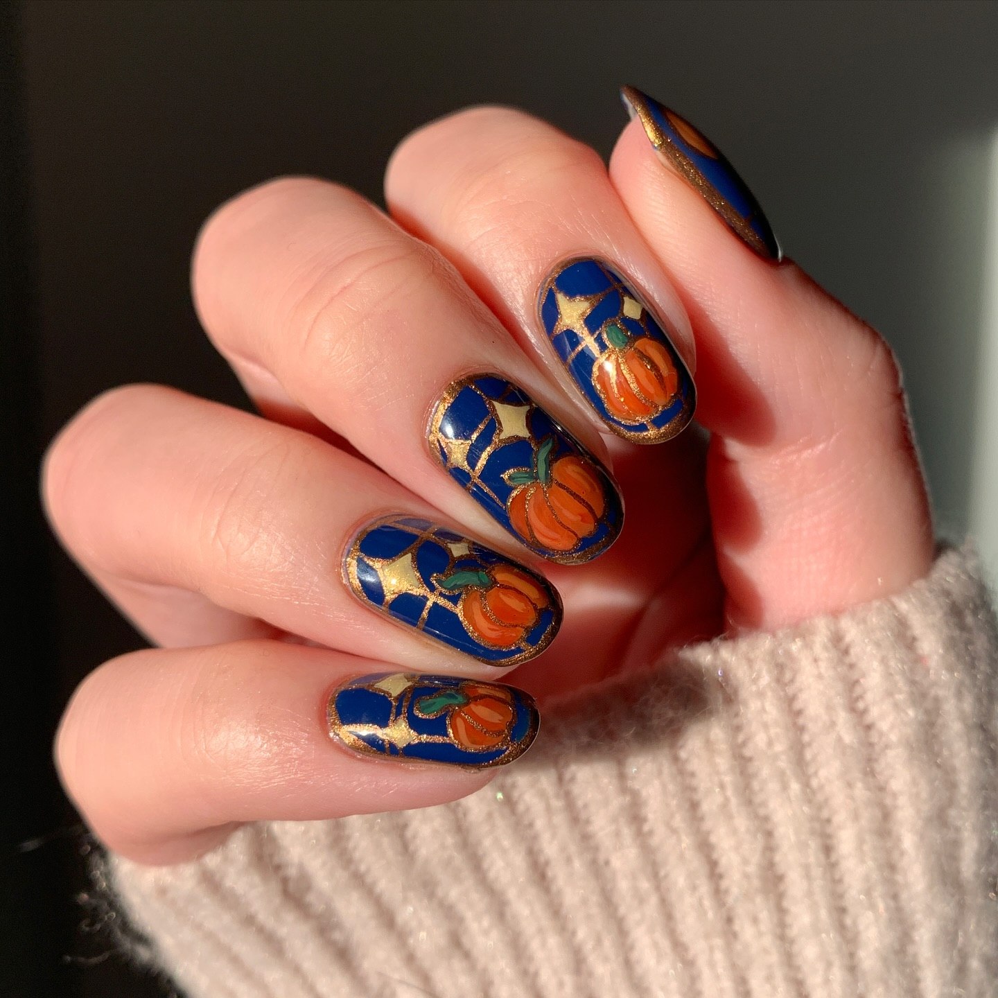 Enchanting Pumpkin Patch Oval Nails