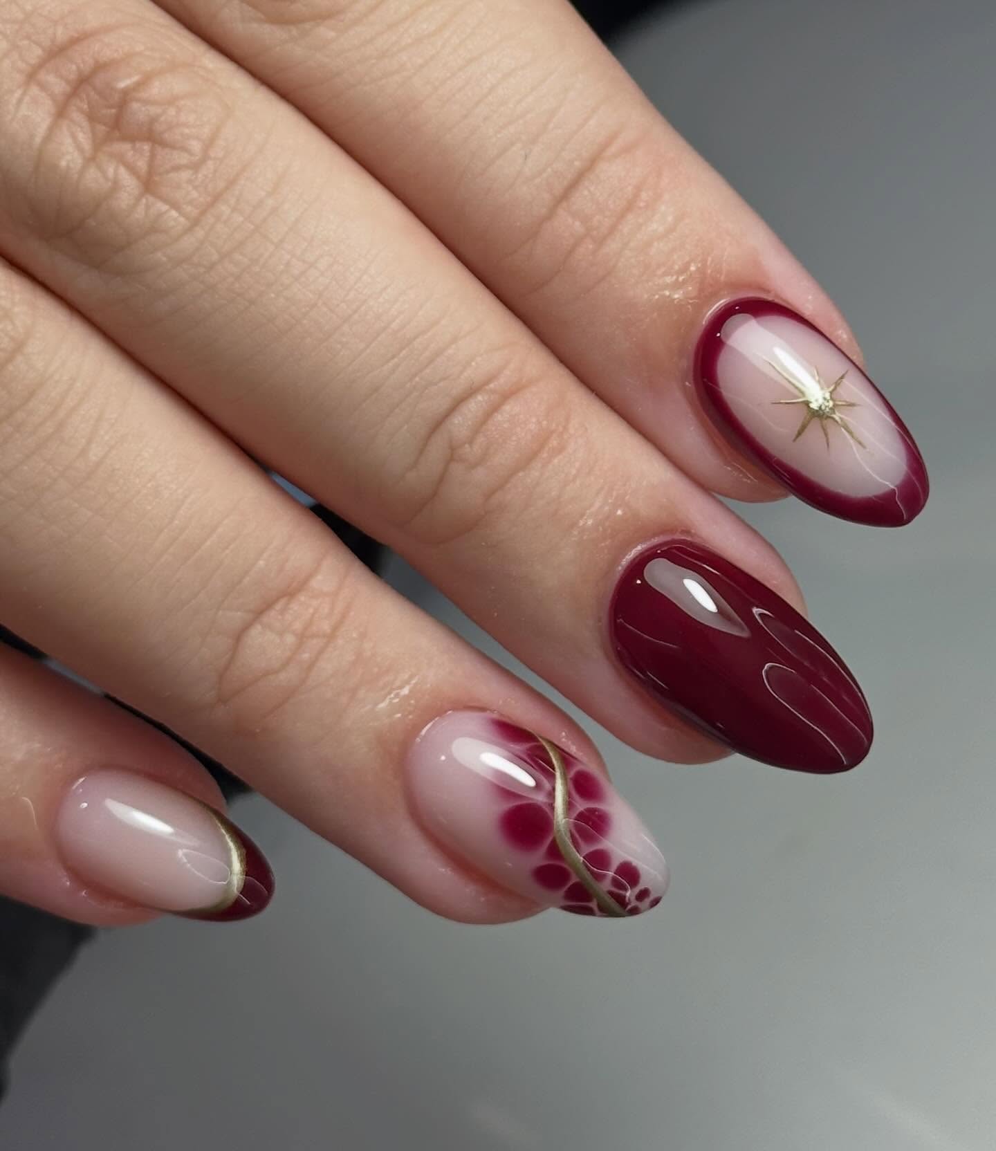 Elegant Burgundy French Ombre With Gold Art