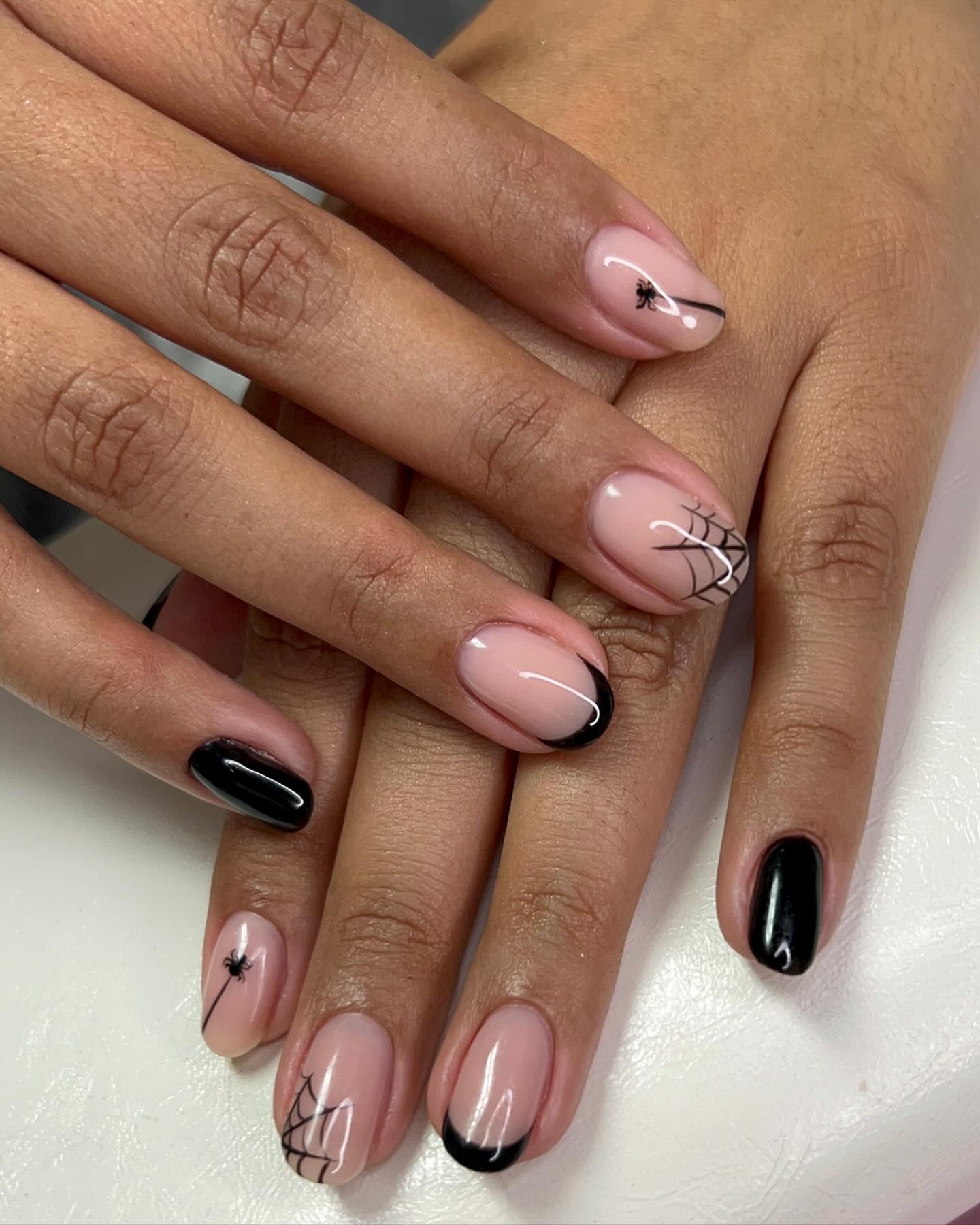 Halloween Spiderweb French Tip Short Nails