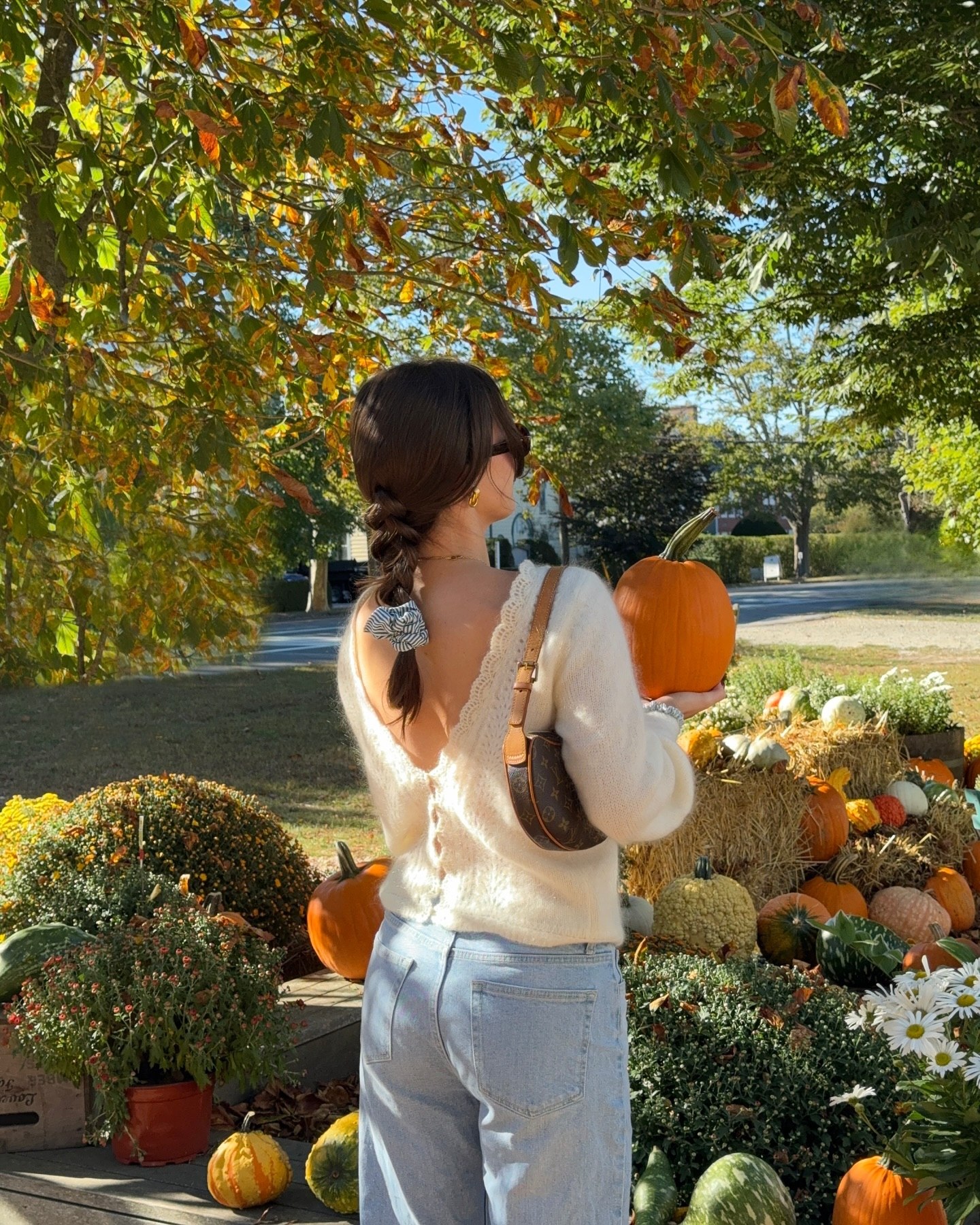 Cozy Cream Knit With Light Wash Denim Thanksgiving Look