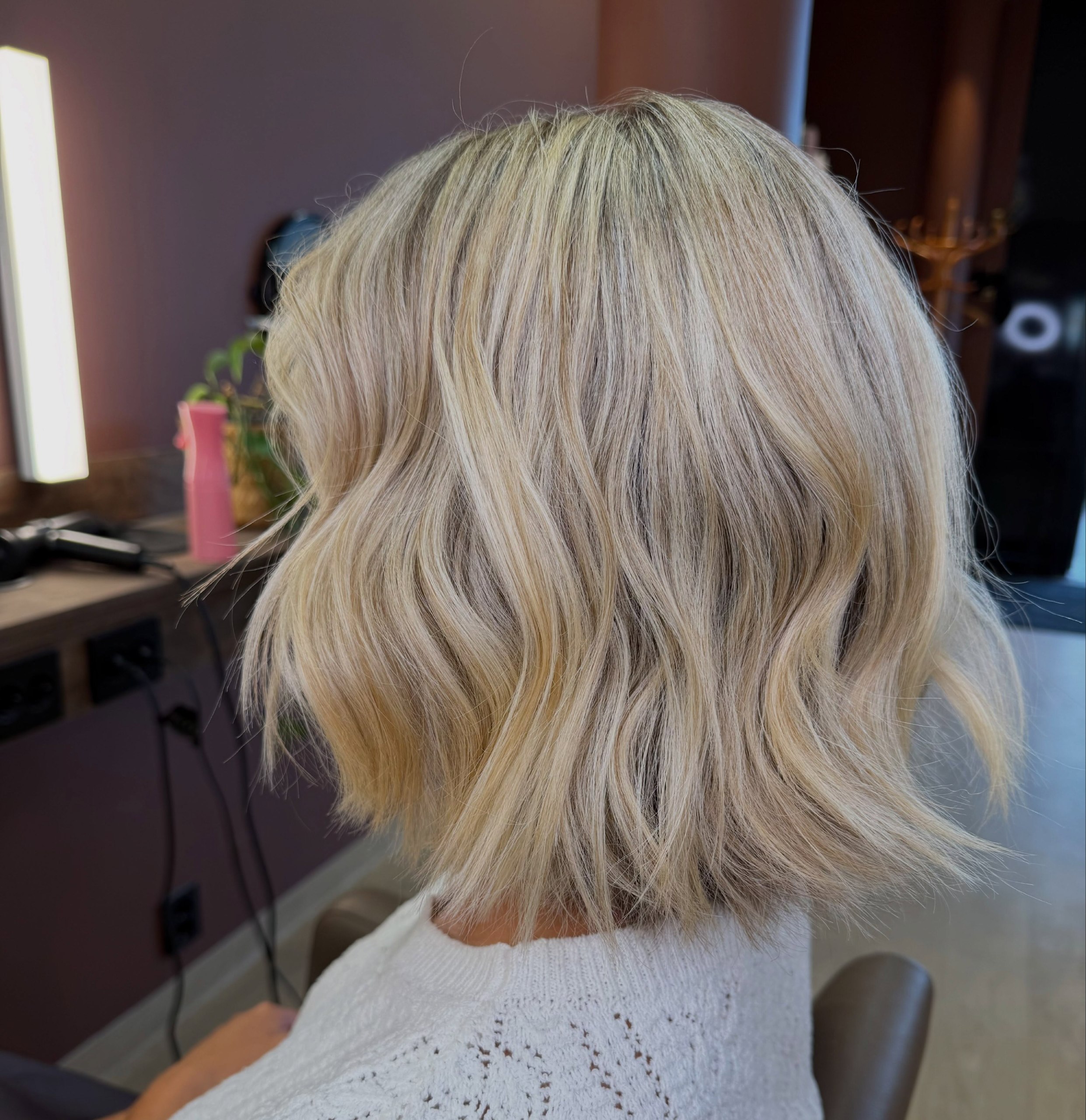 Champagne Blonde Wavy Collarbone Cut