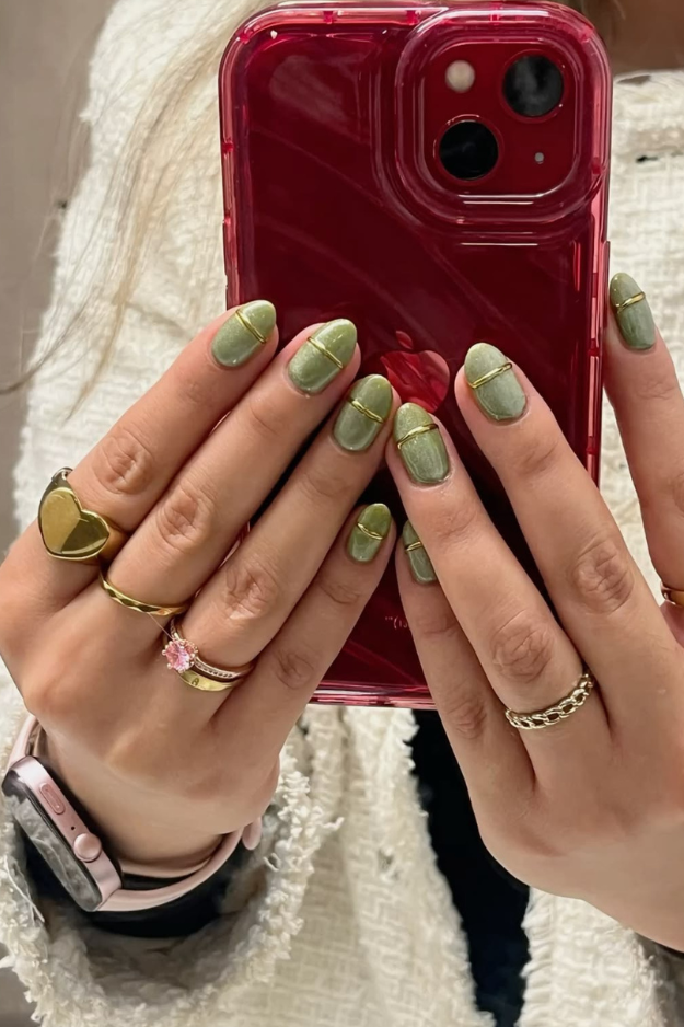 17 Green Fall Nails That Make Every Other Autumn Color Feel a Little Boring 17 Green Fall Nails That Make Every Other Autumn Color Feel a Little Boring