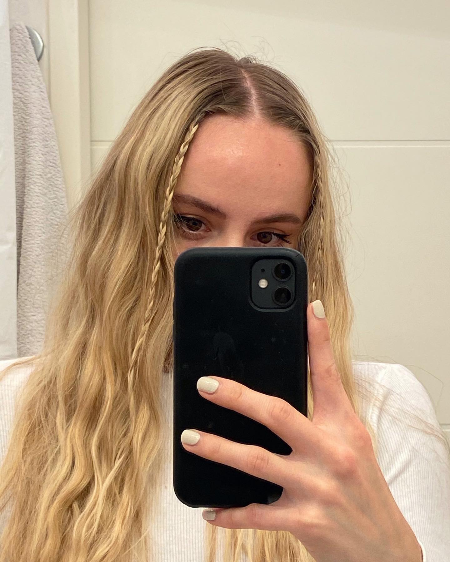 Braided Face-Framing With Loose Waves