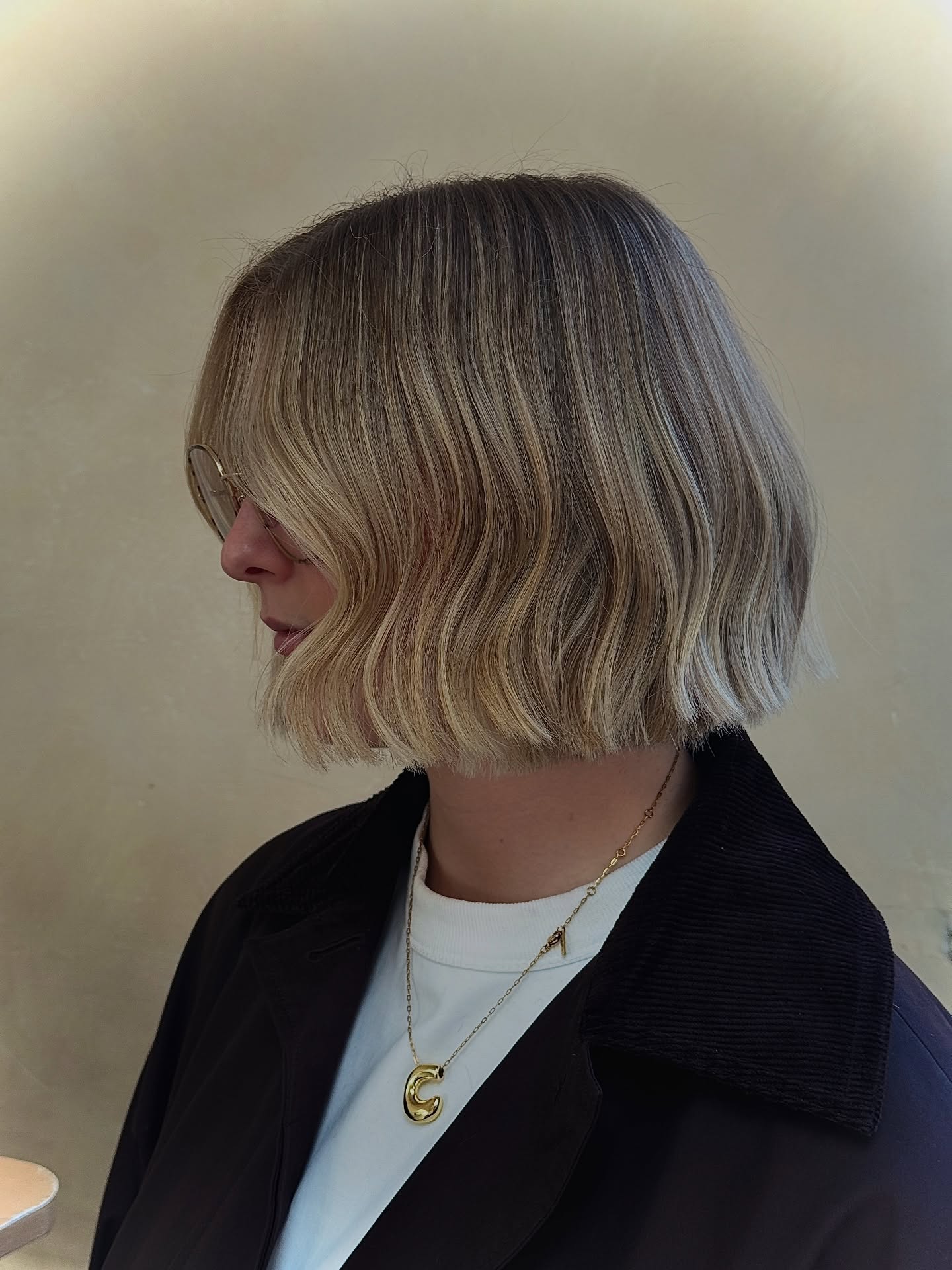 Effortless Blonde Bob With Soft Waves