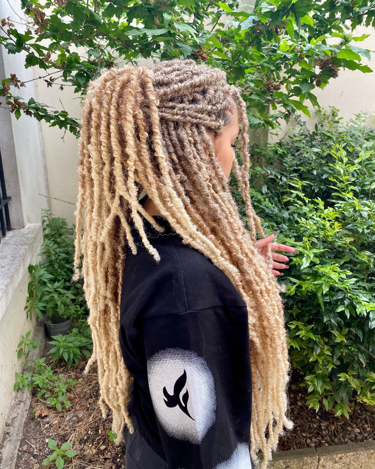Blonde Goddess Faux Locs With High Ponytail