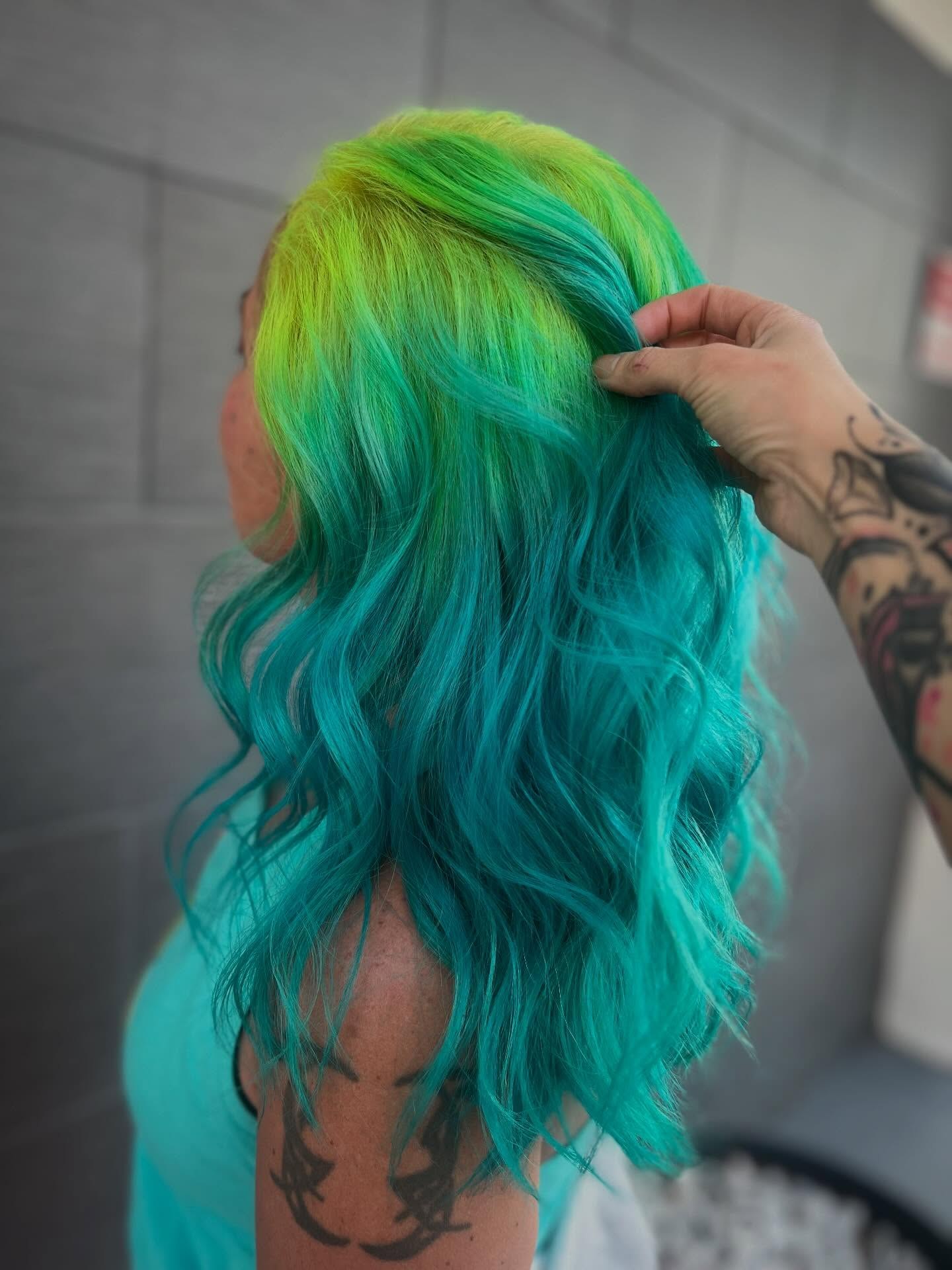 Vibrant Neon Green To Teal Ombre Waves