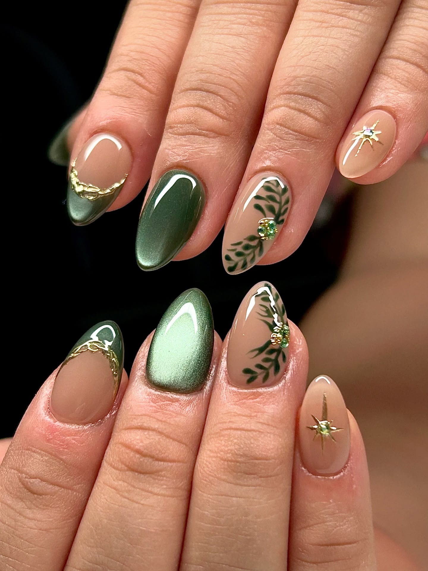 Enchanted Forest Green Cat Eye Aura Nails