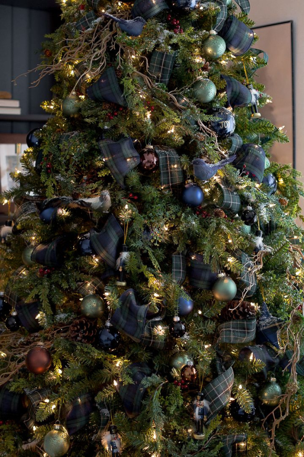 17 Classy Ralph Lauren Christmas Tree Ideas That Look Straight Out of a Luxury Holiday Home