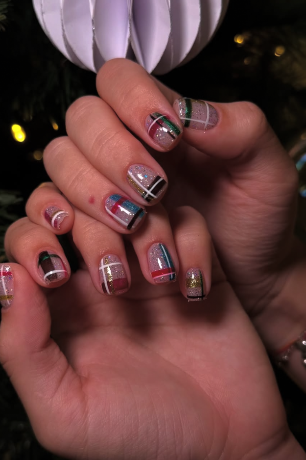 The 23 Short Christmas Nail Designs Everyone Will Want This Holiday Season The 23 Short Christmas Nail Designs Everyone Will Want This Holiday Season