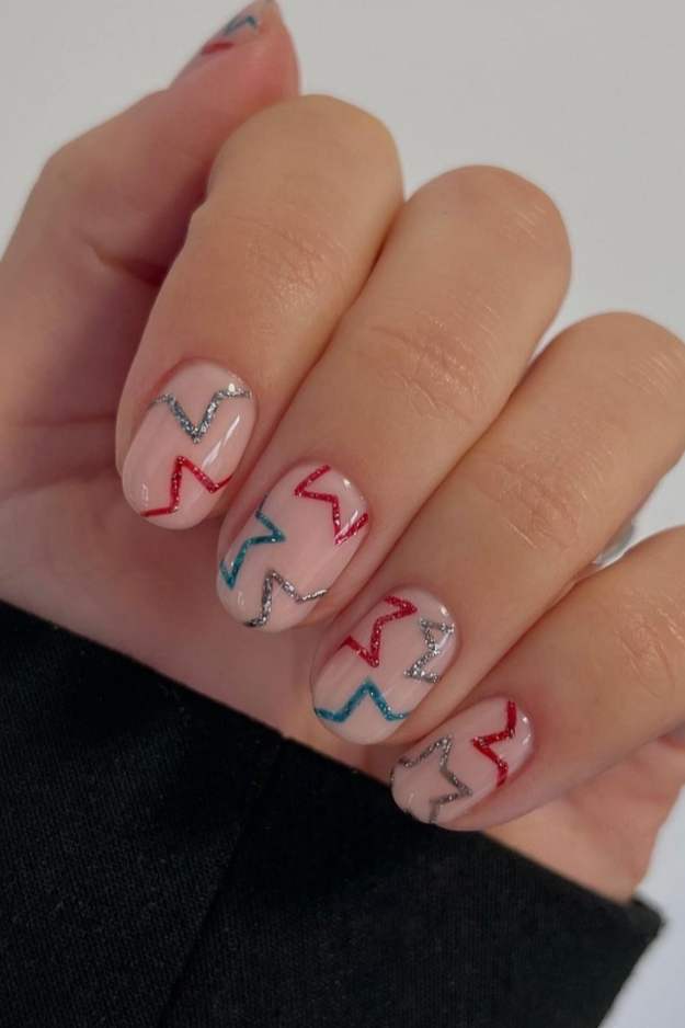 The 23 Short Christmas Nail Designs Everyone Will Want This Holiday Season The 23 Short Christmas Nail Designs Everyone Will Want This Holiday Season