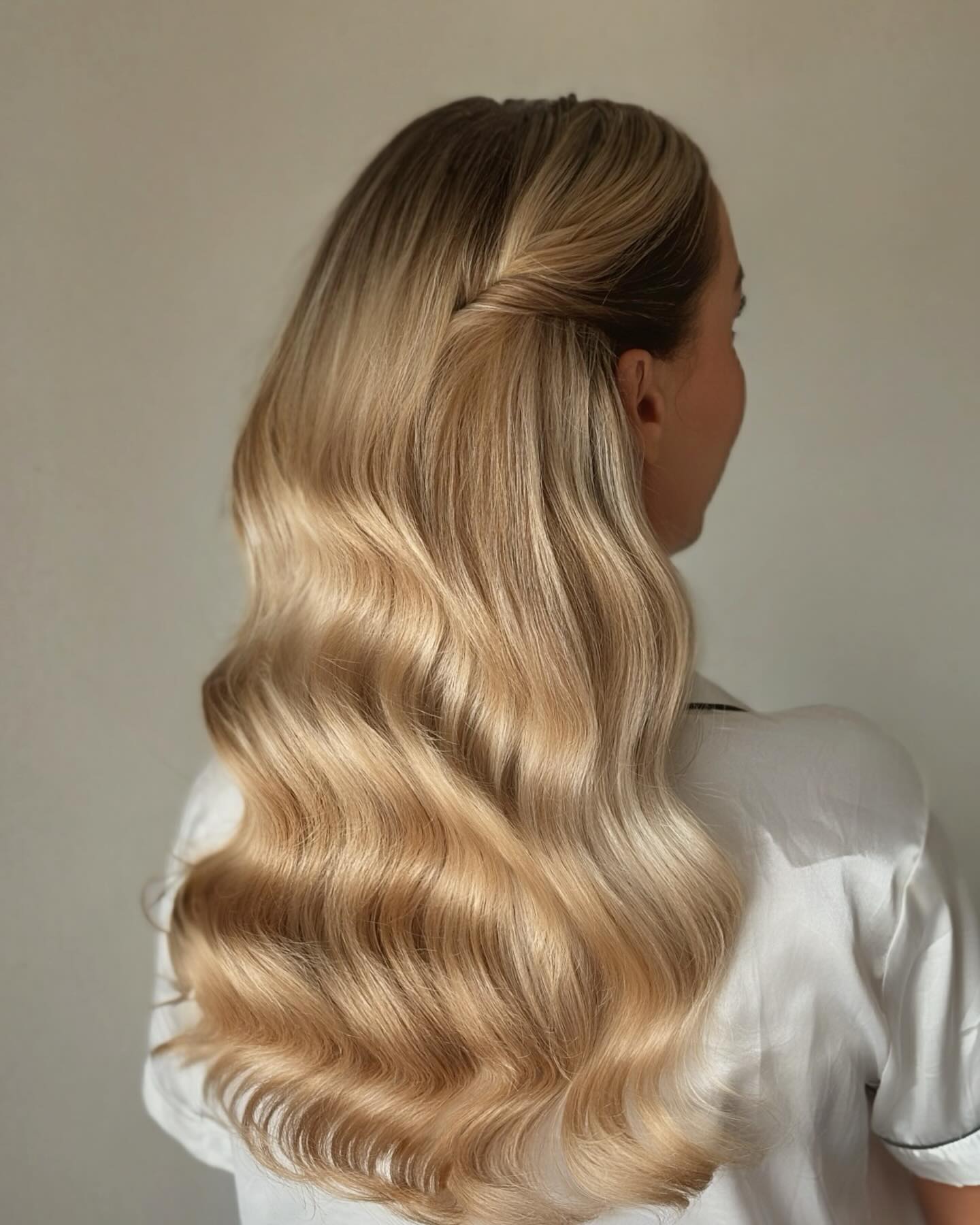 Hollywood Waves With Textured Half-Up Twist