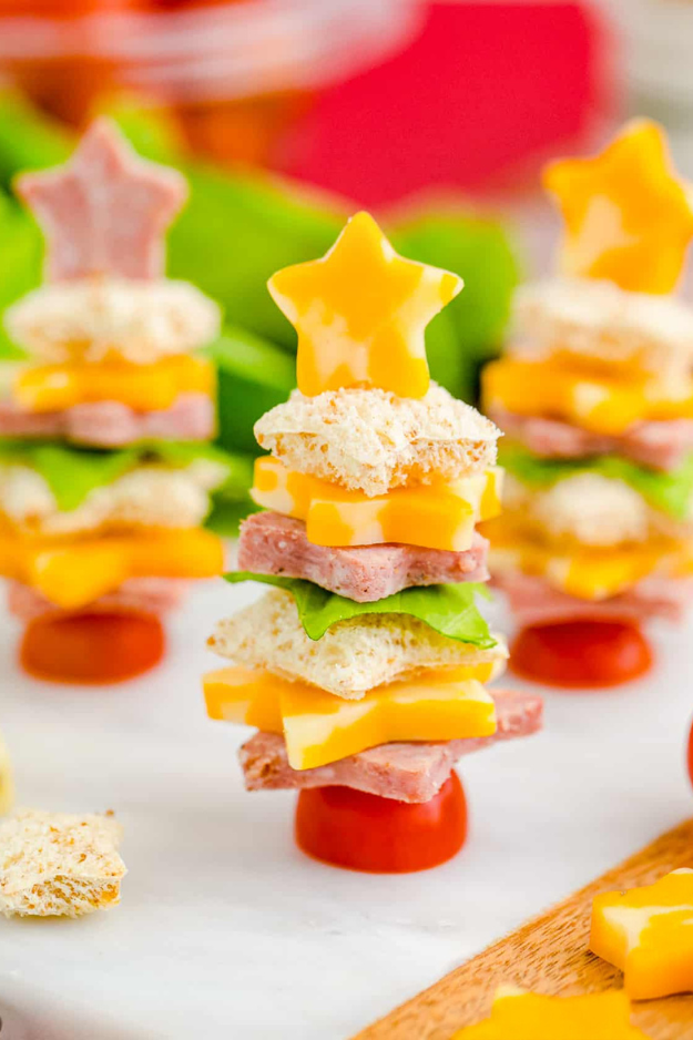 40 Christmas Appetizers That Will Have Everyone Hovering Around the Food Table 40 Christmas Appetizers That Will Have Everyone Hovering Around the Food Table