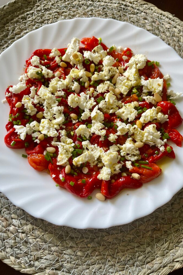40 Christmas Appetizers That Will Have Everyone Hovering Around the Food Table 40 Christmas Appetizers That Will Have Everyone Hovering Around the Food Table