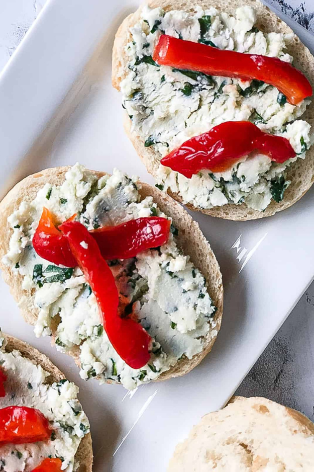 40 Christmas Appetizers That Will Have Everyone Hovering Around the Food Table 40 Christmas Appetizers That Will Have Everyone Hovering Around the Food Table