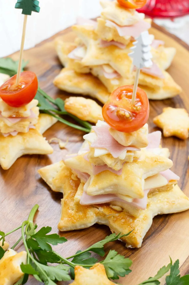 40 Christmas Appetizers That Will Have Everyone Hovering Around the Food Table 40 Christmas Appetizers That Will Have Everyone Hovering Around the Food Table