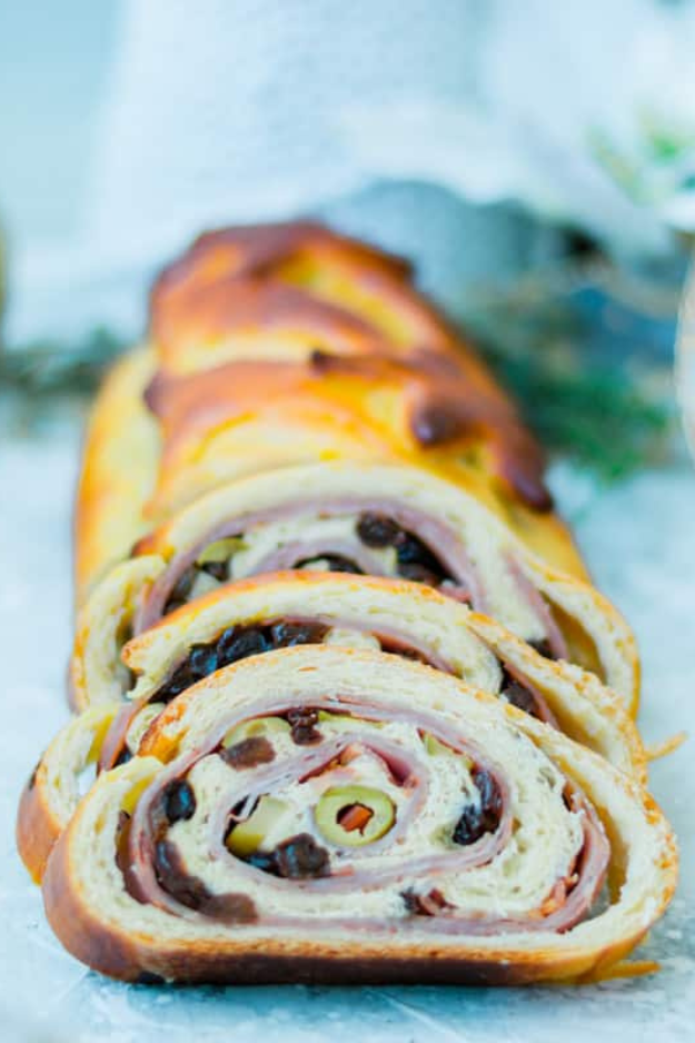 40 Christmas Appetizers That Will Have Everyone Hovering Around the Food Table 40 Christmas Appetizers That Will Have Everyone Hovering Around the Food Table