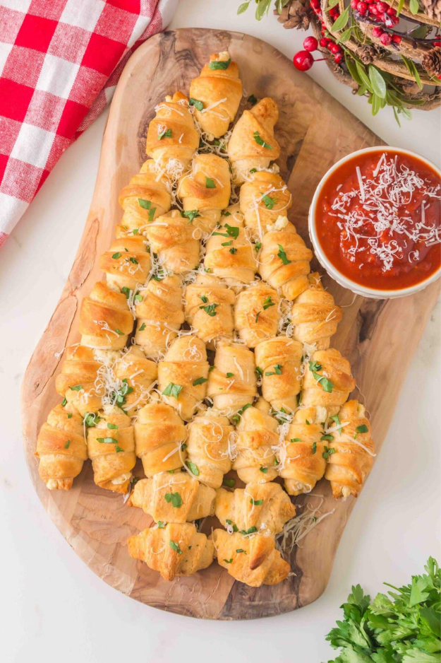 40 Christmas Appetizers That Will Have Everyone Hovering Around the Food Table 40 Christmas Appetizers That Will Have Everyone Hovering Around the Food Table