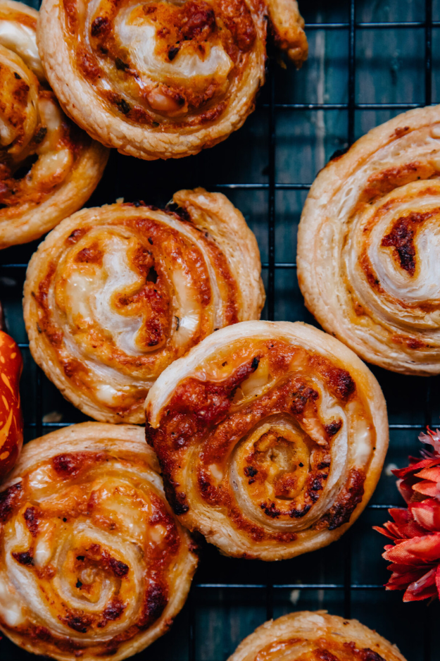 40 Christmas Appetizers That Will Have Everyone Hovering Around the Food Table 40 Christmas Appetizers That Will Have Everyone Hovering Around the Food Table