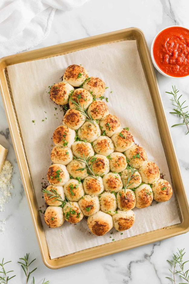 40 Christmas Appetizers That Will Have Everyone Hovering Around the Food Table 40 Christmas Appetizers That Will Have Everyone Hovering Around the Food Table