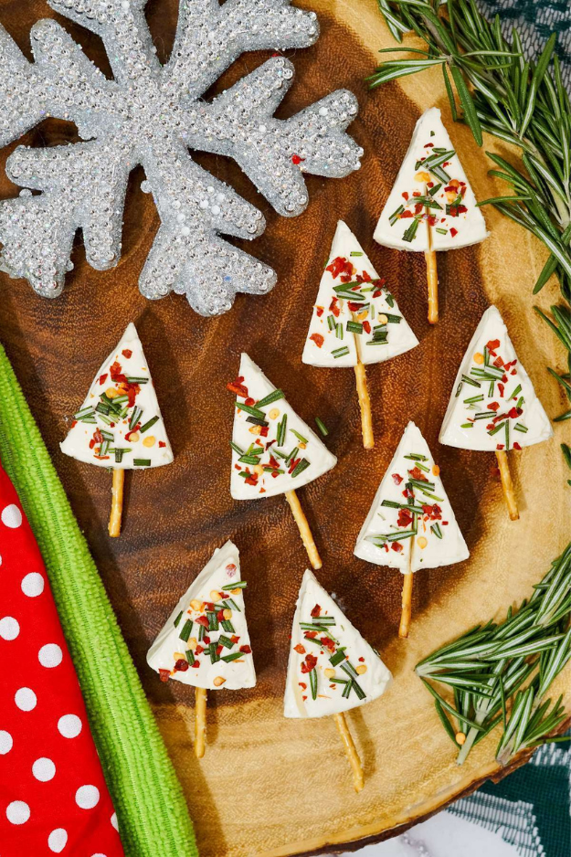40 Christmas Appetizers That Will Have Everyone Hovering Around the Food Table 40 Christmas Appetizers That Will Have Everyone Hovering Around the Food Table