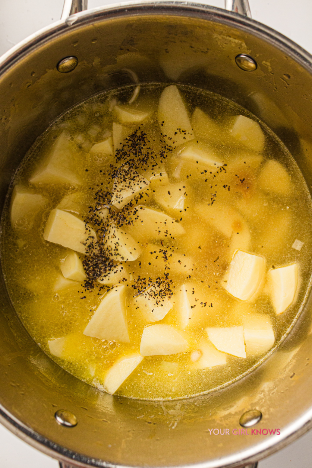 This Old-Fashioned Creamy Potato Soup Tastes Like the Kind Grandma Used to Make