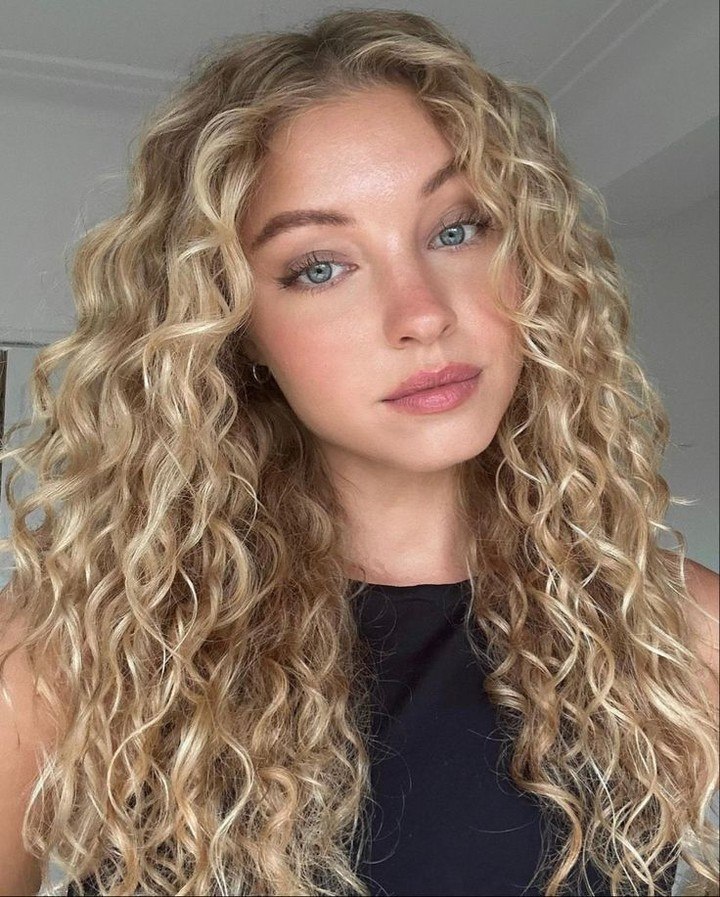Sun-Kissed Honey Blonde Spiral Curls