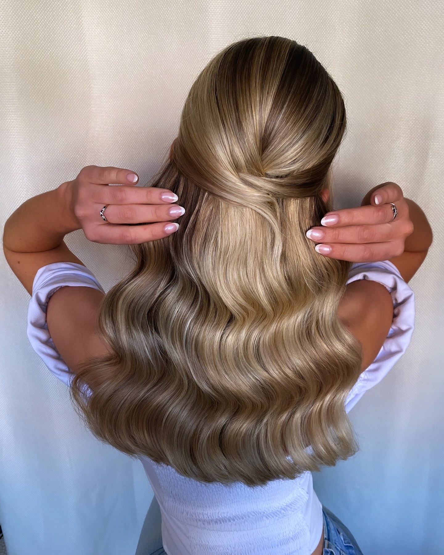 Half-Up Twisted Waves For A Romantic Prom Look