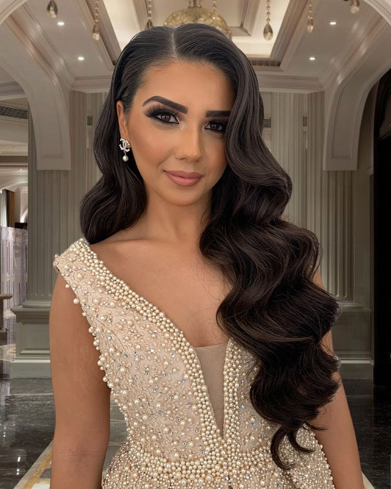 Glamorous Hollywood Waves With Deep Side Part