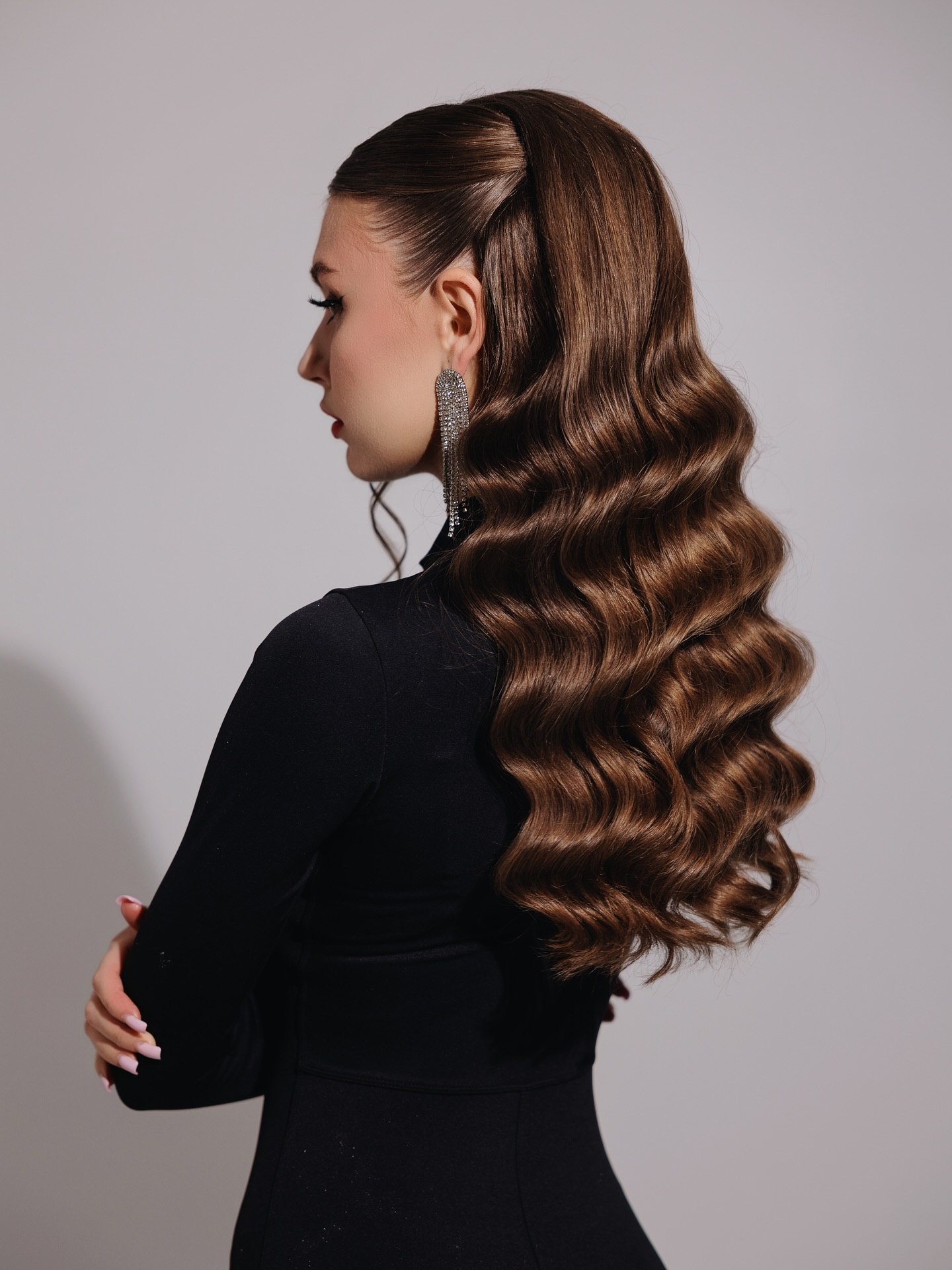Elegant Deep Side Part Body Waves