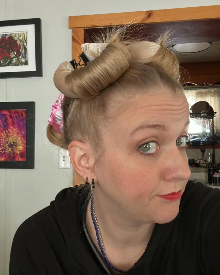 Overnight Satin Roller Curls for Blondes