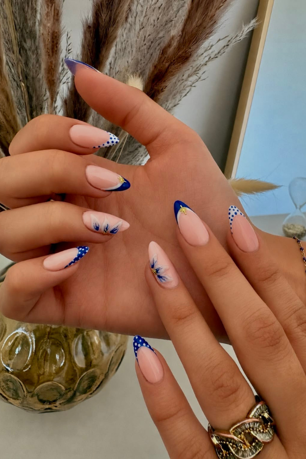 19 Chic Blue French Tips for When You Want Something Pretty but Unexpected 19 Chic Blue French Tips for When You Want Something Pretty but Unexpected