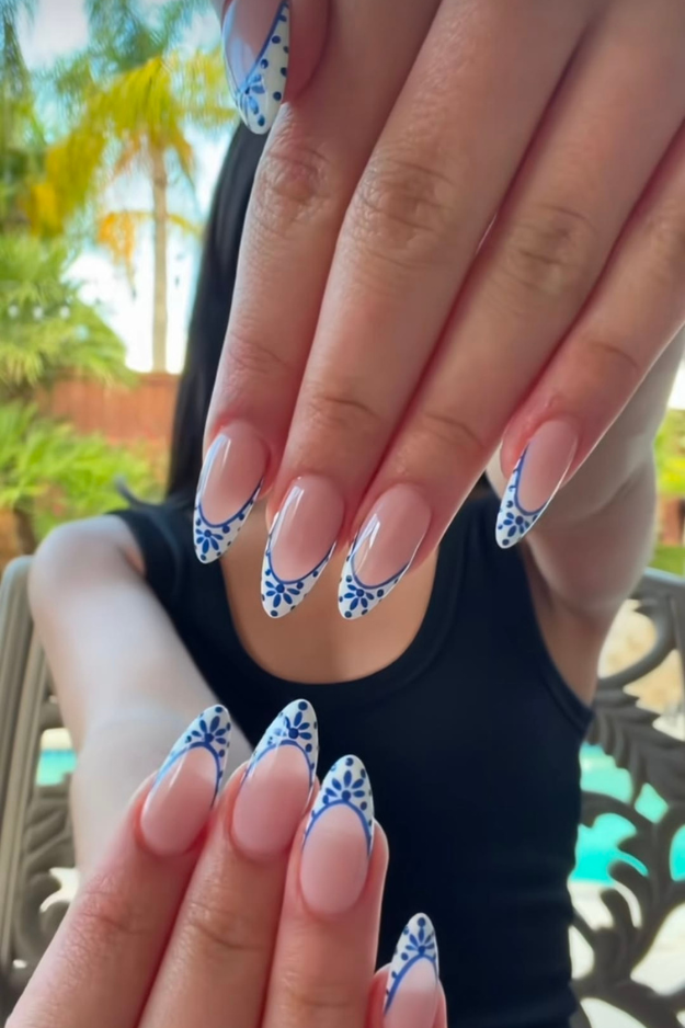 19 Chic Blue French Tips for When You Want Something Pretty but Unexpected 19 Chic Blue French Tips for When You Want Something Pretty but Unexpected