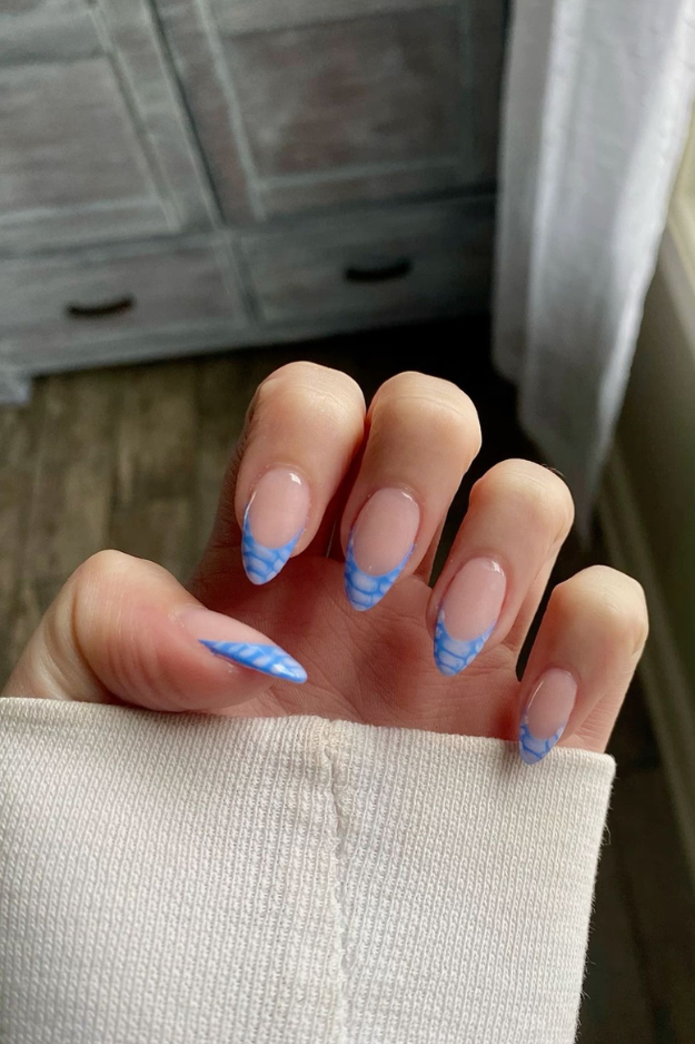 19 Chic Blue French Tips for When You Want Something Pretty but Unexpected 19 Chic Blue French Tips for When You Want Something Pretty but Unexpected
