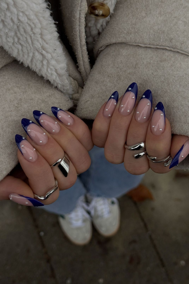 19 Chic Blue French Tips for When You Want Something Pretty but Unexpected 19 Chic Blue French Tips for When You Want Something Pretty but Unexpected